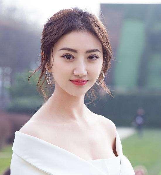 明星网红戴达洛简介,网红明星的璀璨人生