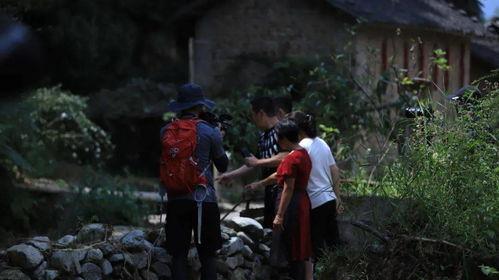 村超现场偶遇明星网红,明星网红惊喜现身，共度足球盛宴