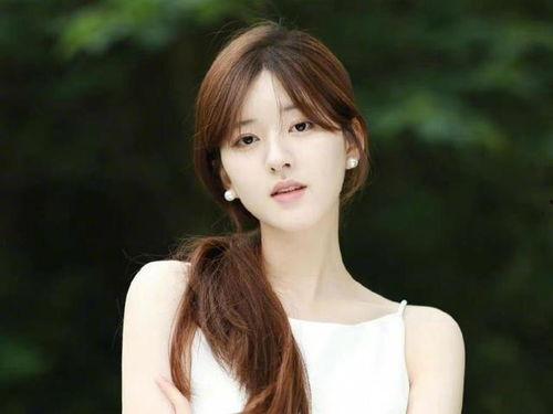 有哪些明星网红的瓜,揭秘明星网红们的瓜界传奇