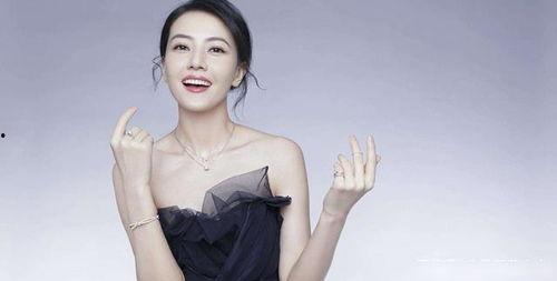 女明星网红现场直播,女明星网红魅力四射，粉丝互动热潮涌动