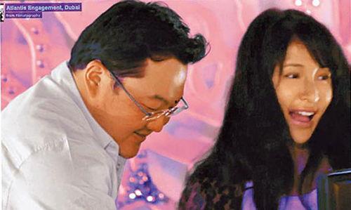 明星网红和助理求婚视频,助理见证甜蜜时刻