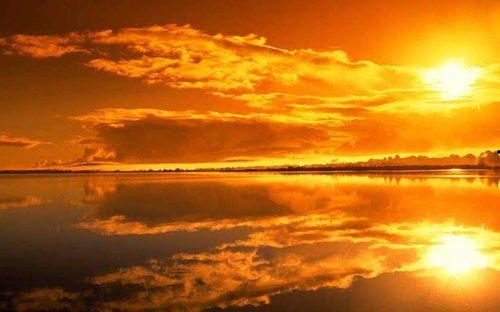 今日瓜州县日出日落,每日光影变幻的壮丽画卷