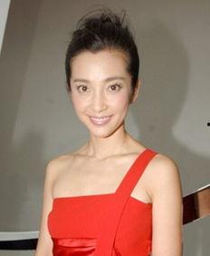 明星网红同框蓝头发,跨界合作引热议