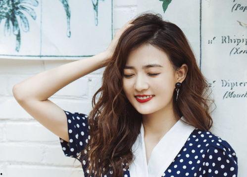 明星网红凉拖是谁,明星同款，时尚潮流新宠