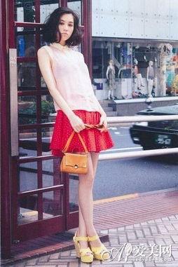 明星网红凉拖是谁,明星同款，时尚潮流新宠