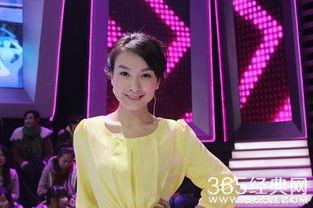 明星网红西安南门唱歌,古城夜色中歌声飘扬