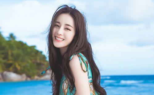 明星网红小伊伊同台,跨界合作引热议