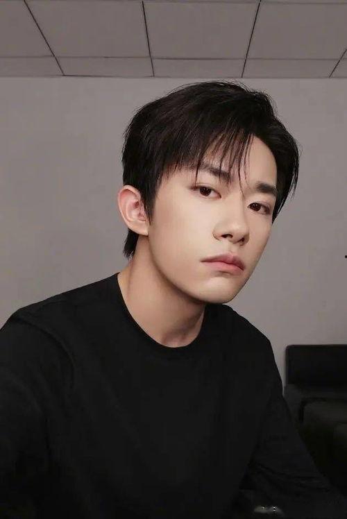 易烊千玺今日瓜料,揭秘明星背后的故事