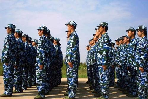 今日吃瓜大学生军训跳热舞,大学生军训跳热舞引发热议