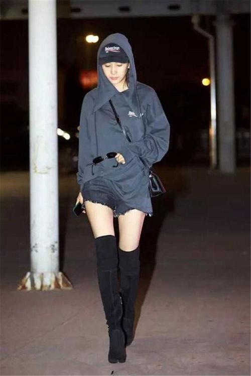 长靴明星网红是谁啊,她是如何成为时尚潮流引领者的？