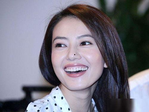 伊犁女明星网红有谁呀,美丽与才华并存的璀璨之星