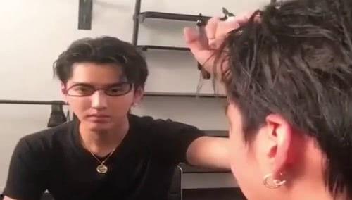 让关注抖音明星网红,揭秘网红经济背后的魅力与影响力”