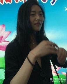 路人视角明星网红视频下载,揭秘幕后生活瞬间