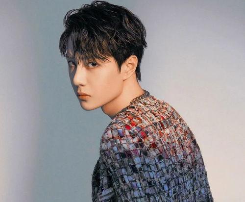 头像男明星网红图片高清,揭秘网红男明星的帅气瞬间