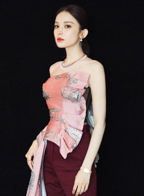 明星网红同框孙怡,时尚盛宴惊喜连连