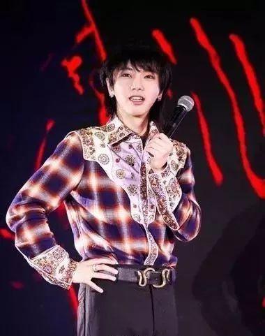 明星网红经纪阿信是谁,幕后推手如何打造璀璨星途