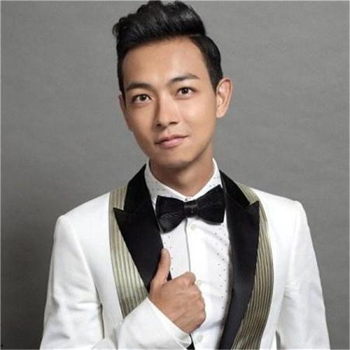 南京男明星网红结婚了吗,幸福牵手，共筑爱巢