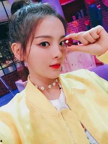 今日吃瓜杨超越,今日吃瓜焦点，揭秘娱乐圈新晋流量小花