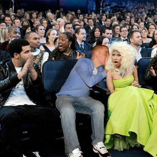 男明星网红夜店合照,男明星网红的激情合照瞬间