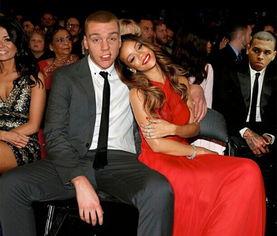 男明星网红夜店合照,男明星网红的激情合照瞬间