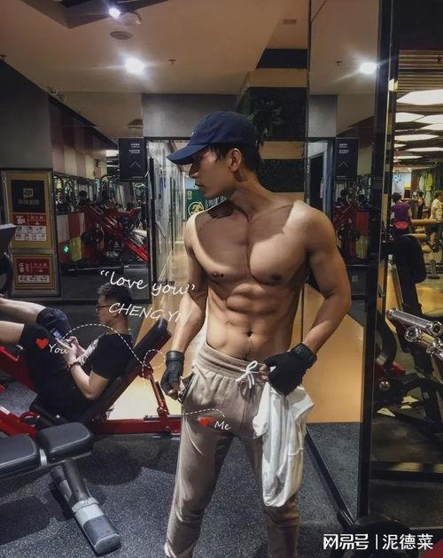 明星网红腹肌男是谁,揭秘明星网红腹肌背后的故事