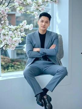 瓜哥今日着装图片高清大图,高清大图揭秘今日潮流风采