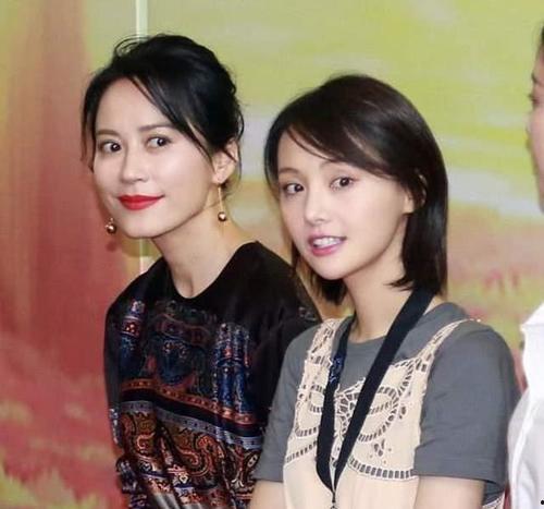 女明星网红合照照片真实,女明星网红亲密合照，展现娱乐圈友谊新风尚