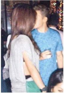 明星网红和她的路人男友