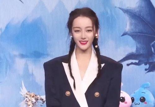 孤独颂歌明星网红是谁呀,揭秘网红明星背后的孤独故事